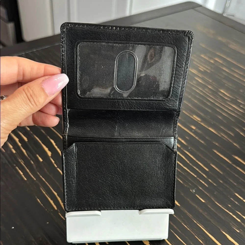 Wilson’s leather Men’s Black Leather ID Wallet Cardholder 4 Slots/Pockets